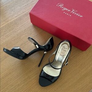 Roger Vivier Black Patent Mary Jane Stiletto Heels